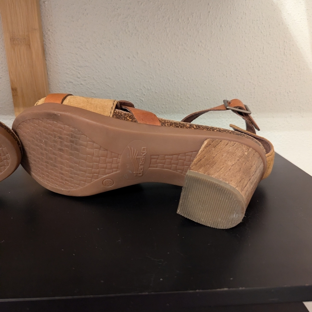 Dansko Block Wooden Heel Sandal 38 - Picture 8 of 9